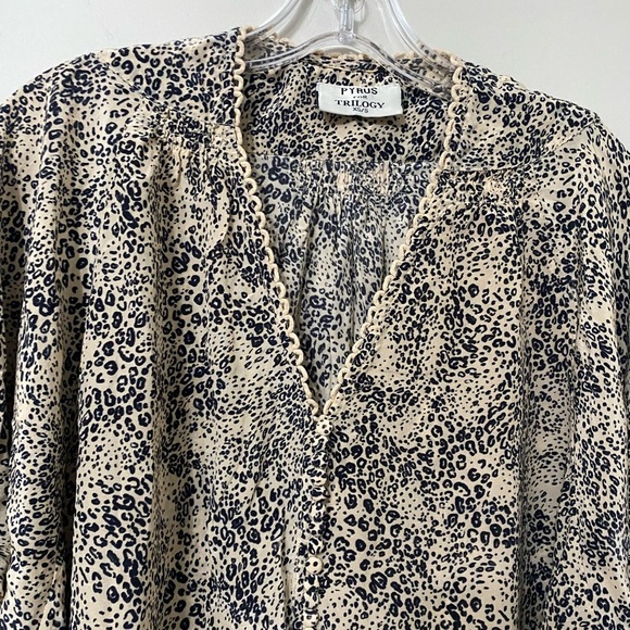 Pyrus for Trilogy Silk Cheetah Print Buttons Oversize Dolman Sleeve Top Blouse - Picture 4 of 7